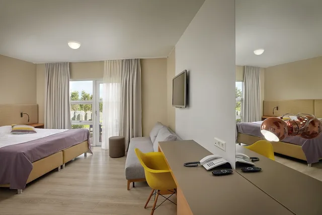 غرفة ديلوكس بسرير كوين بحمام خاص مع أريكة، ICELANDAIR HOTEL HAMAR 2/8