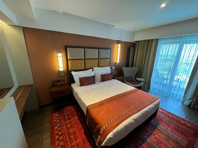 Room, King Bed, Partial Sea View, Balcony, Corner, Sile Gonen Hotel 6/10