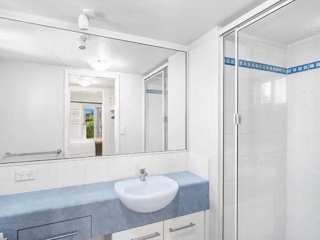 3 Bedrooms, Family, Apartment, 2 Queen and Twin Beds, 2 Bathrooms, NORTH COVE WATERFRONT SUITES 7/10