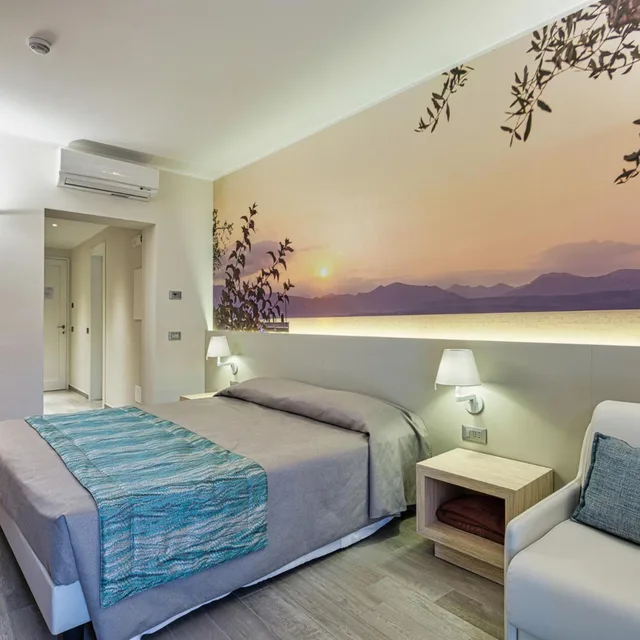 Panoramic, Double or Twin Bed, Hotel Cristina 4/10