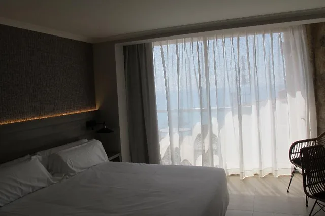 غرفة بريميوم بسريرين منفصلين بشرفة، Metropol Hotel 1/1