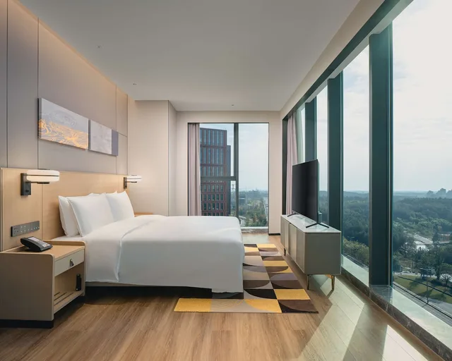 1 Bedroom, Suite, King Bed, Park View, Hyatt Place Chengdu Bio-Town 2/3