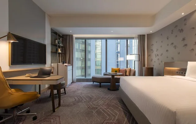 غرفة بسرير كينج، Crowne Plaza Kuala Lumpur City Centre 1/2
