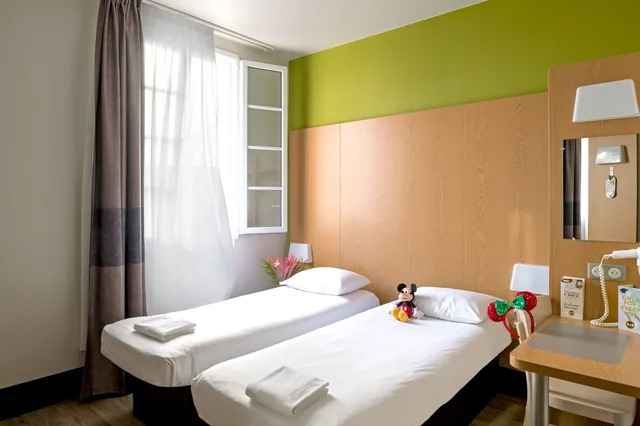 Double Room (1 Big Bed)، B&B Hotel at Disneyland Paris 5/5