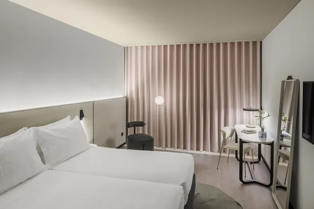 جناح ملكي بسرير كينج وسريرين منفصلين، Azoris Royal Garden - Leisure & Conference Hotel 2/7