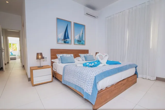 Deluxe, Apartment, Queen Bed, Summer Breeze By Dream Escapes 1/2