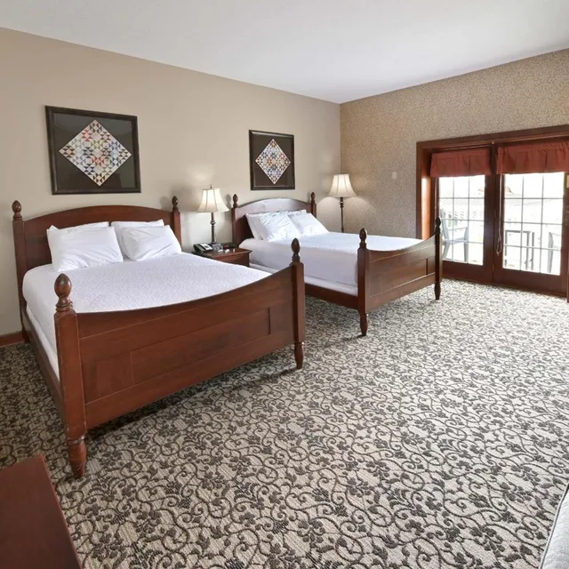 غرفة بسريرين كوين، Carlisle Inn Sugarcreek 3/10