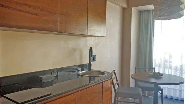 جناح بسرير كوين، Hive Cancun 8/8