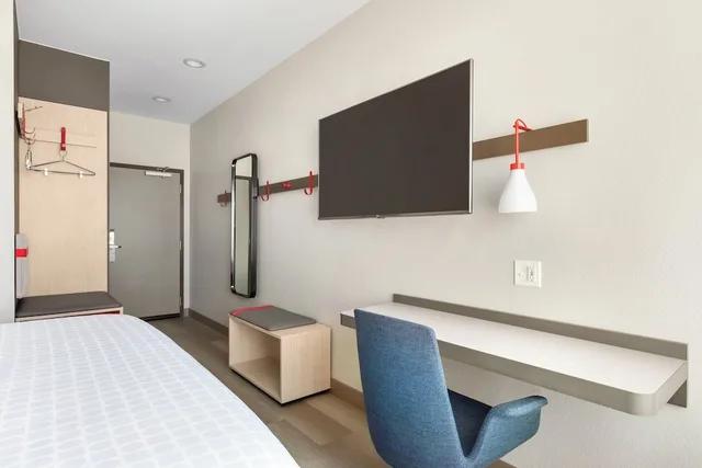 Standard, 2 Queen Beds, Avid Hotels Nashville Lebanon 5/8