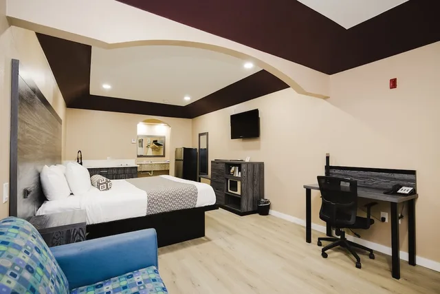 غرفة قياسية بسرير كينج بمطبخ صغير، Sapphire Inn Suites 3/10