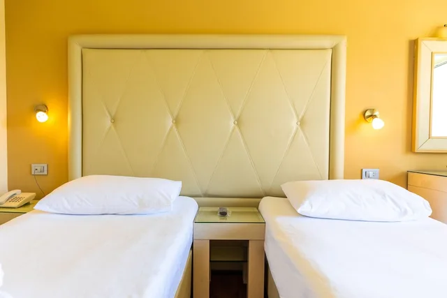 غرفة قياسية بسرير مزدوج بإطلالة على المتنزه بشرفة، Grand Hotel Park Dubrovnik 2/5