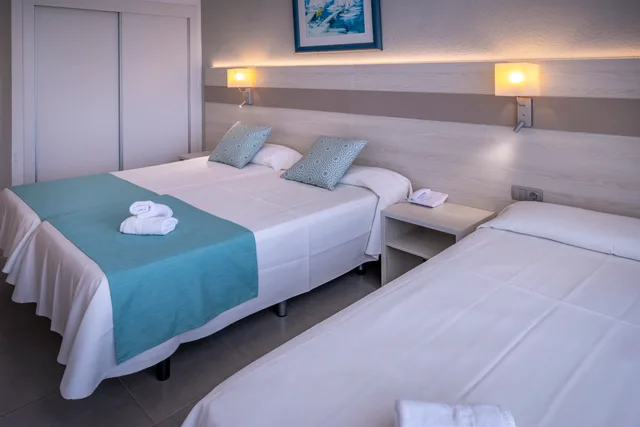 غرفة بسرير مزدوج أو سريرين منفصلين بإطلالة على البحر، Hotel 4R Salou Park Resort I 1/8