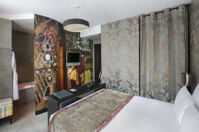 Design, Queen Bed, Hotel Le Bellechasse Saint Germain 4/6