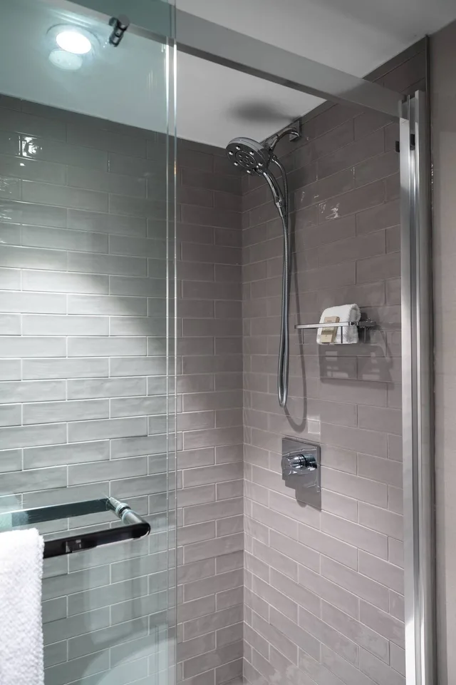 جناح جونيور بسرير كينج مع أريكة، Renaissance Minneapolis Bloomington Hotel 6/6