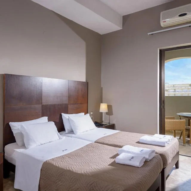 غرفة ثلاثية، Vanisko Hotel 2/9