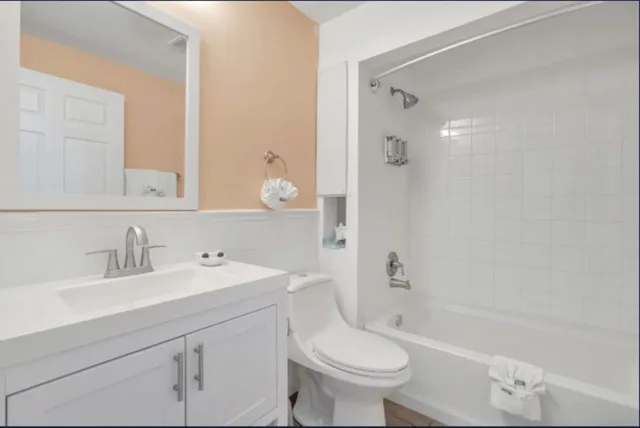 غرفة ديلوكس بسرير كينج، Dove Creek Resort & Marina, Trademark Collection by Wyndham 3/4