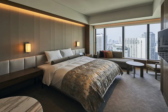 غرفة بريستيج بسرير كينج في طابق مرتفع، The Okura Tokyo 1/3
