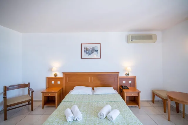 Room, Triple, Semiramis Village 4/6