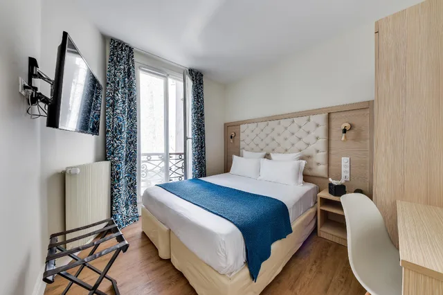 Room, Alexandrine Opera 2/3