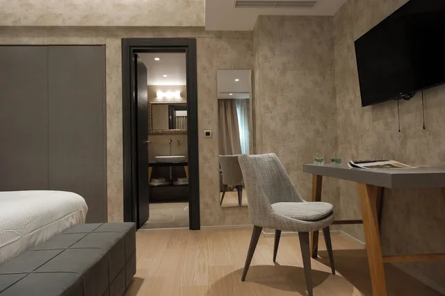 غرفة ديلوكس بسرير كينج مع أريكة، Athenaeum Grand Hotel 4/5