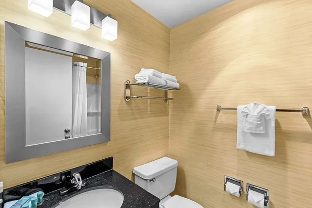 غرفة بسرير كينج، Best Western Cascadia Inn 3/3