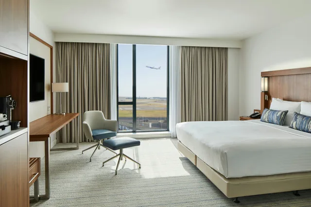 جناح، Courtyard by Marriott London Heathrow Airport 1/2
