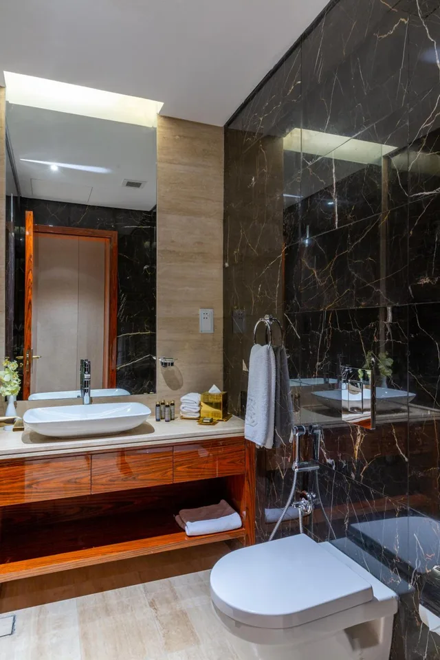 جناح بريميوم بغرفتي نوم، The Bentley Luxury Hotel and Suites Doha 5/5