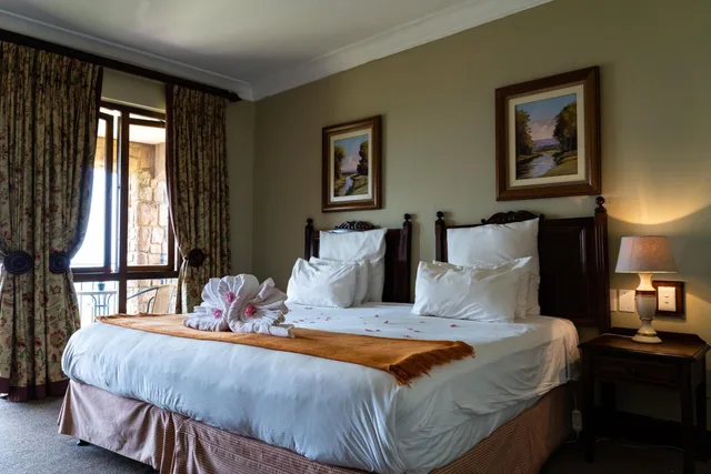 Room, Double Bed, Gooderson Kloppenheim Country Estate 3/7
