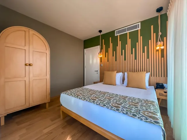 جناح جونيور، LA TERRAZZA HOTEL 1/1