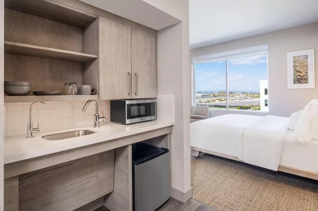4 Bedrooms, Family, Studio, Suite, 4 King Beds, Element San Jose Airport 7/8