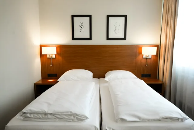 غرفة قياسية بسرير مزدوج أو سريرين منفصلين، Sylter Hof Hotel 5/8