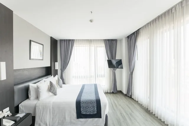 غرفة ديلوكس بسرير كينج بإطلالة على المدينة، Surestay Hotel By Best Western Vientiane 2/10