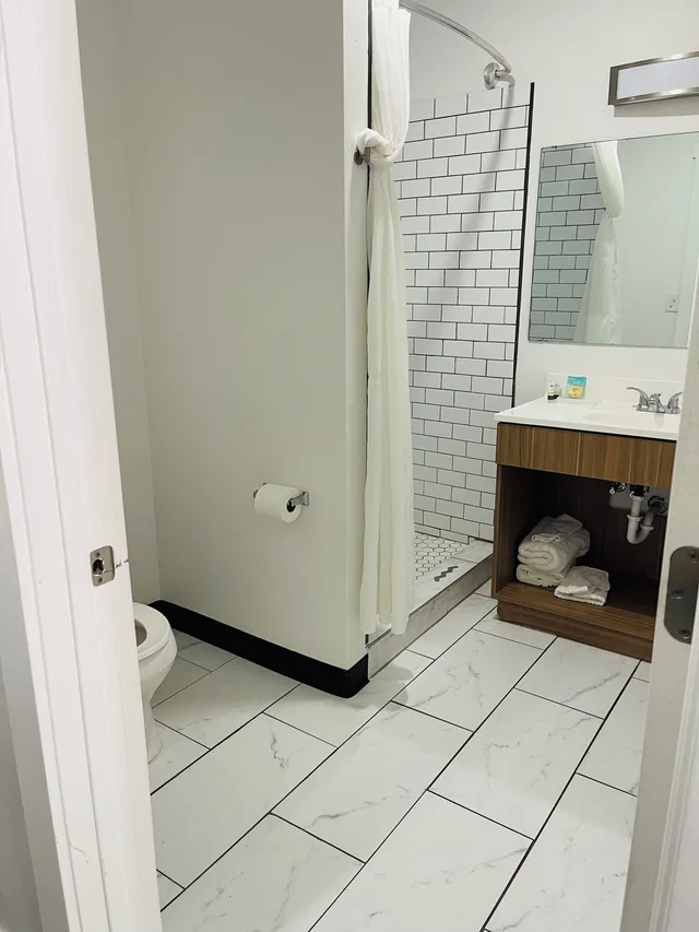 Room, King Bed, Blue Sage Inn & Suites 4/4