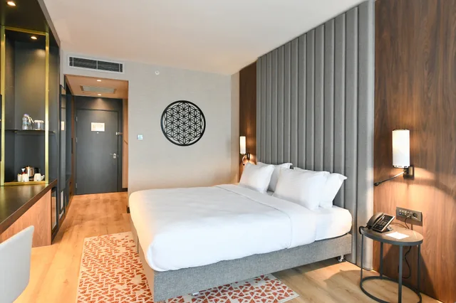 غرفة بريميوم بسرير كينج مع دخول الصالة، Crowne Plaza Ankara, an IHG Hotel 4/6