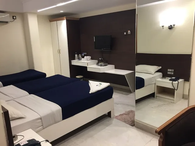 Super, Deluxe, Double Bed، Hotel Shivkrupa 2/4