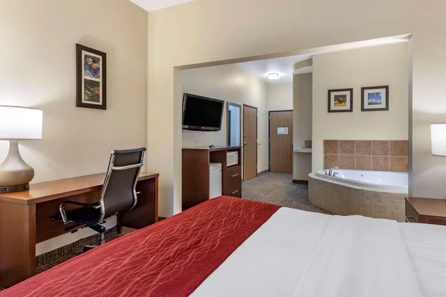 Efficiency, Suite, King Bed، Comfort Inn & Suites Greenville I-70 1/2