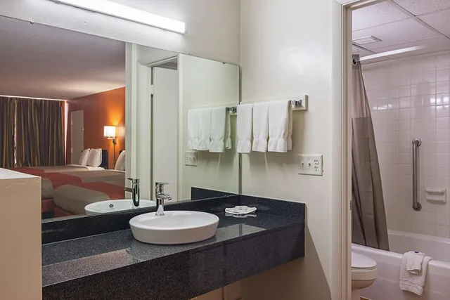 غرفة بسريرين كوين، Motel6 Cleveland, TN 5/7