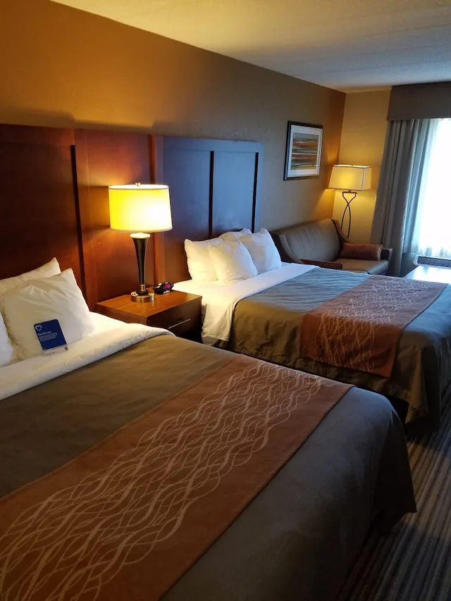 غرفة قياسية بسريرين كوين مع أريكة، Best Western Chocolate Inn at the Park 2/5