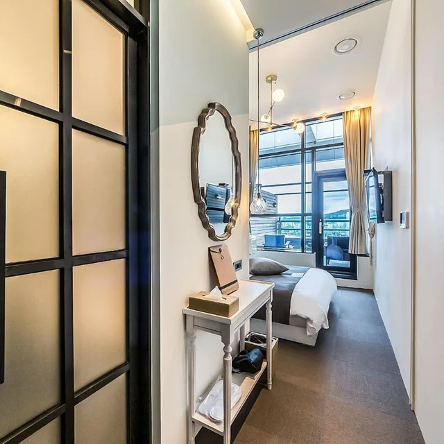 غرفة بسرير مزدوج بشرفة، H Avenue 9/10