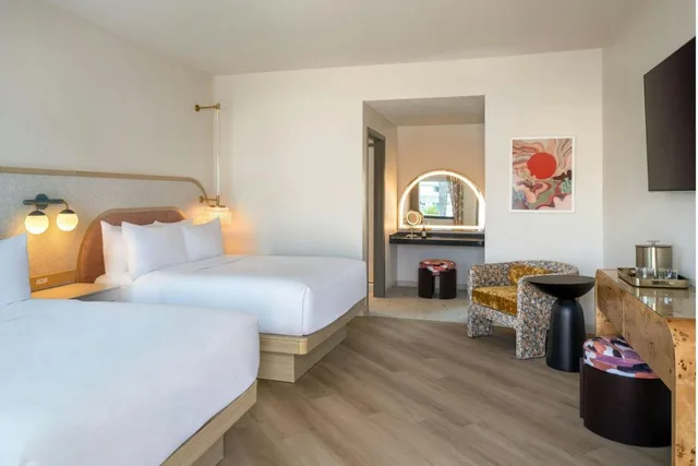 Courtyard, Guest Room, Deluxe, 2 Queen Beds, Courtyard View، The Luce, St. Pete Beach, a Tribute Portfolio Hotel 4/6