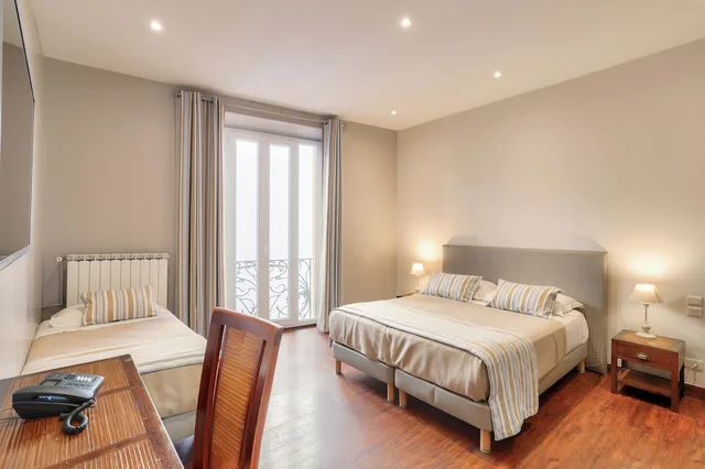 غرفة ثلاثية بسرير مزدوج وسرير فردي، Lepante Hotel 1/9