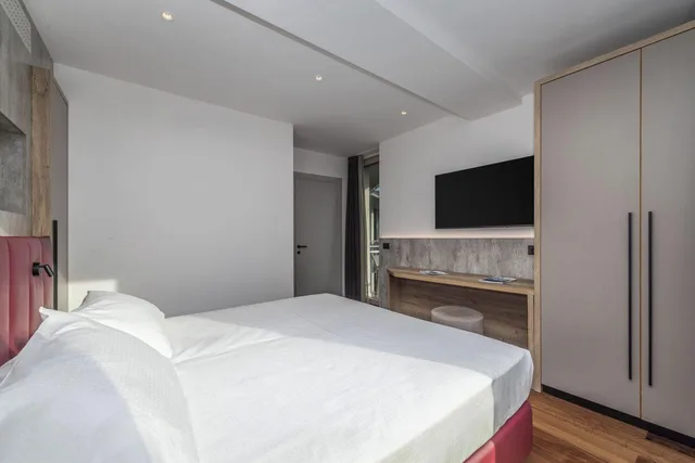 جناح بإطلالة على البحيرة، Hotel Garda 3/10