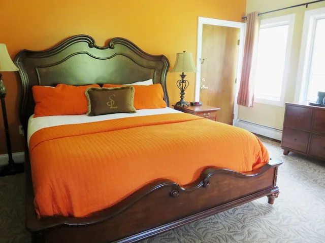 Cottage, King Bed, Skytop Lodge 1/2