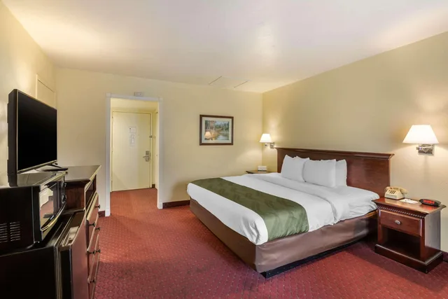 غرفة بسرير كينج لذوي الإعاقة، Quality Inn And Suites el Cajon San Diego East 2/2
