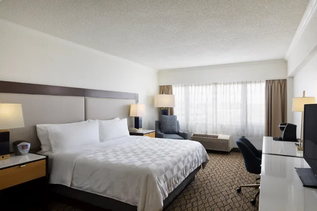 غرفة قياسية بسرير مزدوج، Holiday Inn Clark Newark Area Formerly Crowne Plaza Clark 1/1