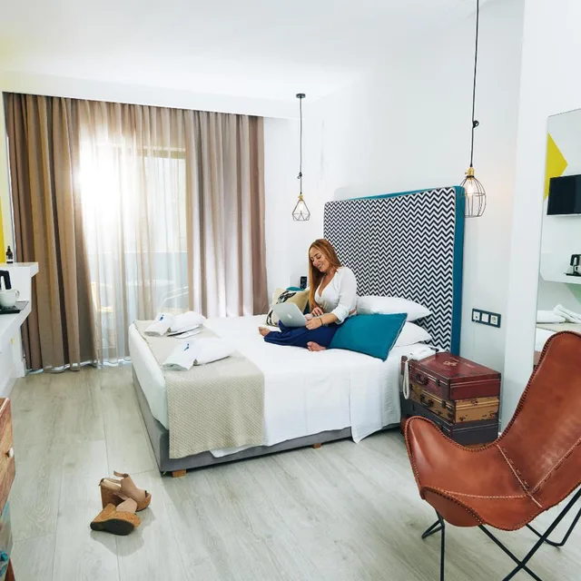 غرفة ديلوكس بسرير مزدوج بشرفة، Blue Bottle Hotel 5/10