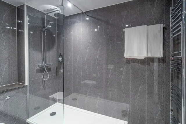 غرفة تنفيذية بسريرين منفصلين، Daresbury Park Hotel 5/6