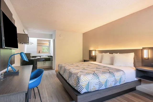غرفة قياسية بسرير كينج، Motel6 Charlotte, NC - Coliseum 1/6