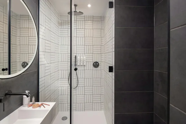 Moxy, Queen Bed، Moxy London Piccadilly Circus 9/10