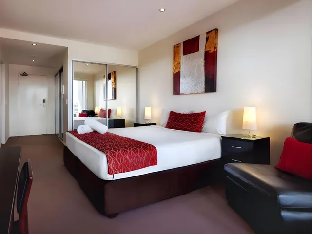 غرفة بريميوم بسرير كينج، THE CHERMSIDE APARTMENTS 1/1